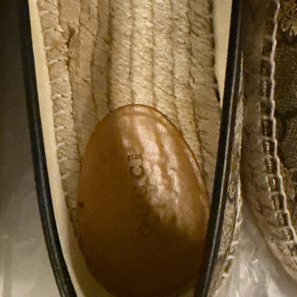 Gucci Designer Espadrilles in Gold Bee and Tan - Picture 4 of 7
